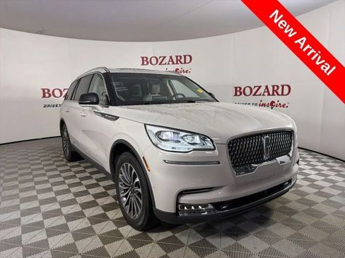 Certified 2022 Lincoln Aviator Reserve w/ Equipment Group 201A AWD/4WD image 1
