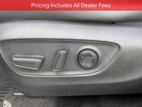 Used 2023 Toyota Highlander Limited FWD image 22