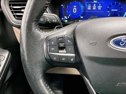 Used 2020 Ford Escape Titanium image 24