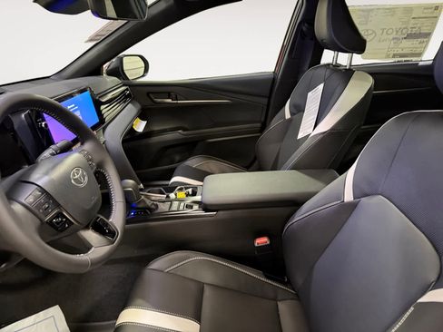 New 2026 Toyota Camry SE image 9