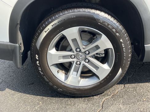 Used 2025 Honda Pilot EX-L image 13