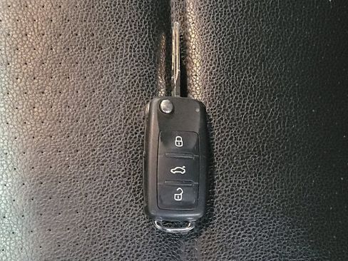 Used 2014 Volkswagen Jetta SE image 32