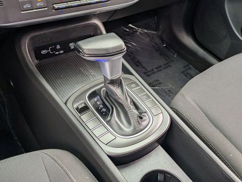 Used 2025 Hyundai Kona SEL FWD image 18
