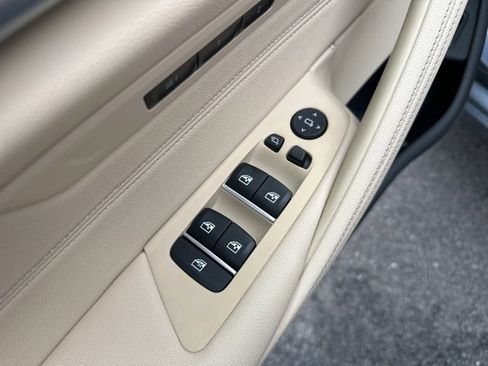 Used 2022 BMW 530i xDrive w/ Convenience Package image 30