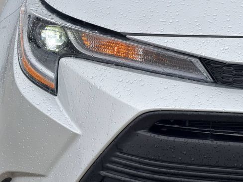Used 2025 Toyota Corolla LE FWD image 4