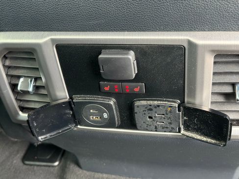 Used 2022 Ford F350 Platinum image 15