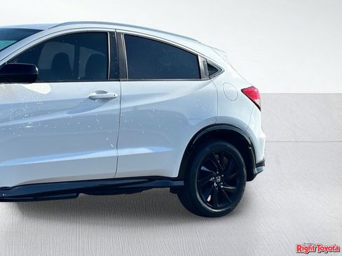 Used 2022 Honda HR-V Sport image 9