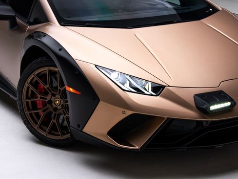 Used 2024 Lamborghini Huracan Sterrato image 34