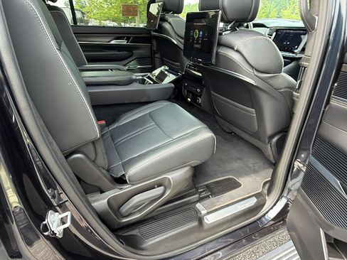 Used 2025 Jeep Grand Wagoneer Series II Obsidian w/ Quick Order Packagew 28T AWD/4WD image 22
