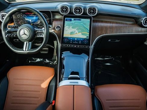 Used 2025 Mercedes-Benz GLC 350e 4MATIC image 22