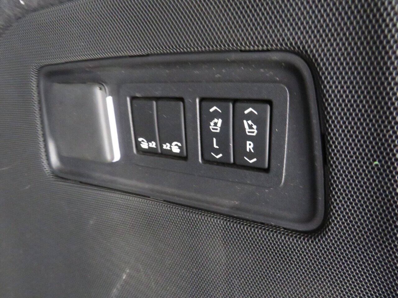 Used 2021 Cadillac Escalade Sport Platinum w/ Heavy-Duty Trailer Package AWD/4WD image 36