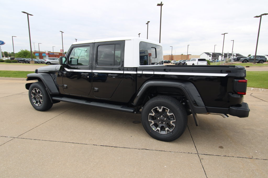 New 2026 Jeep Gladiator Sport AWD/4WD image 18