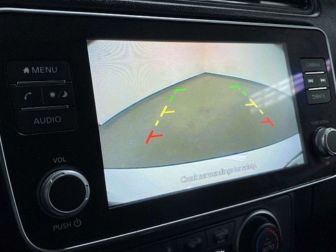 Used 2022 Nissan Leaf S image 26