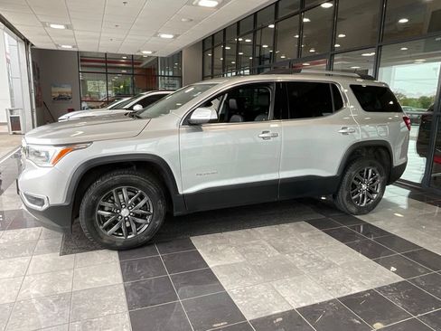 Used 2019 GMC Acadia SLT AWD/4WD image 3
