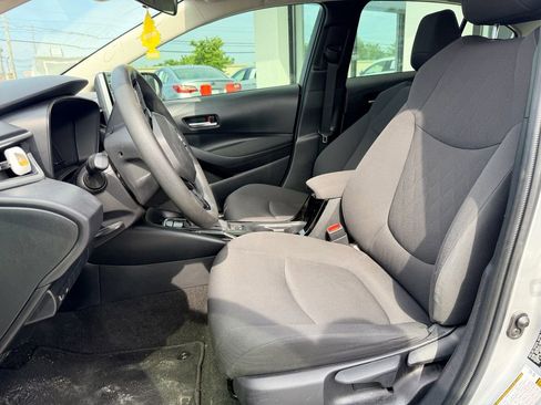 Used 2020 Toyota Corolla LE FWD image 4