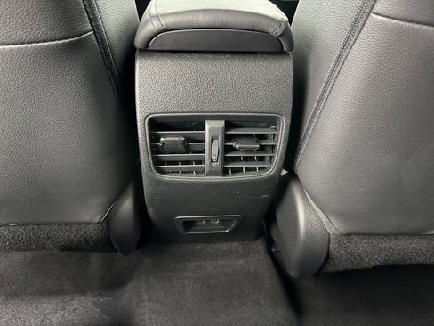 Used 2024 Toyota Corolla Cross XLE image 33