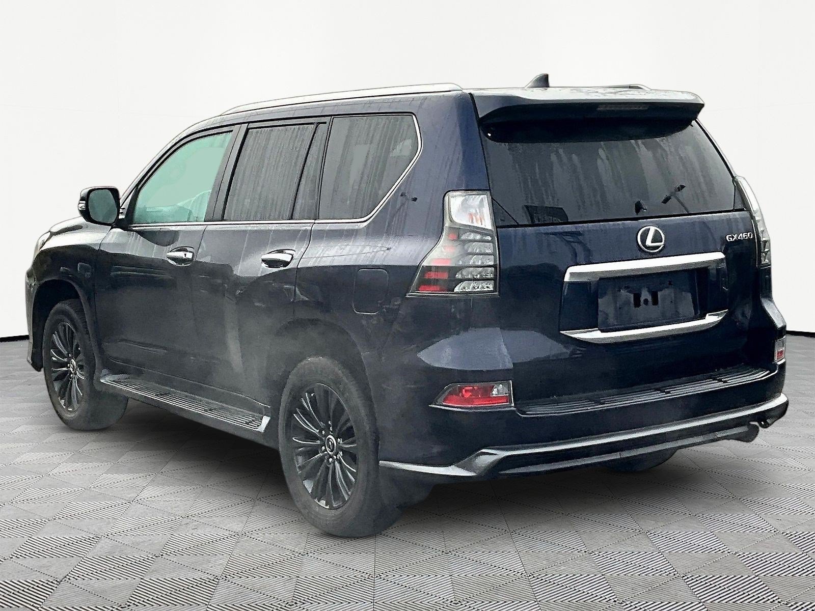 Used 2023 Lexus GX 460 Luxury w/ Sport Design Package AWD/4WD image 4