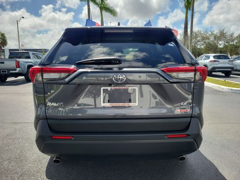 Used 2025 Toyota RAV4 LE image 10
