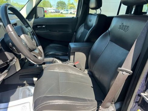 Used 2012 Jeep Liberty Sport AWD/4WD image 19