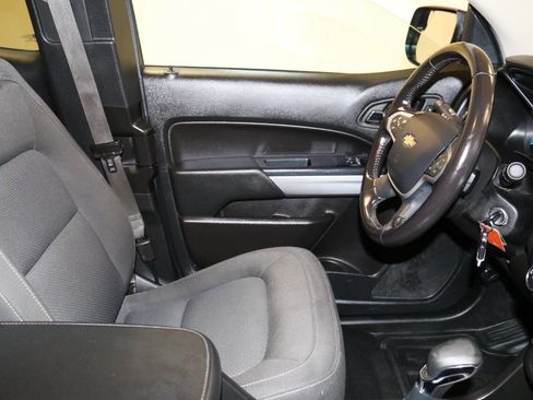 Used 2022 Chevrolet Colorado LT w/ Fleet Safety Package image 69