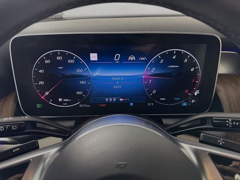 Certified 2025 Mercedes-Benz GLC 300 image 35