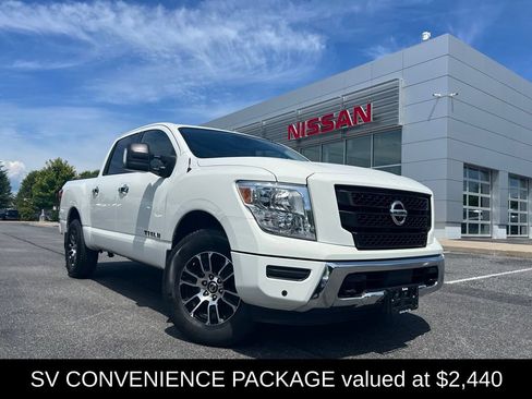 Used 2021 Nissan Titan SV w/ SV Convenience Package AWD/4WD image 3