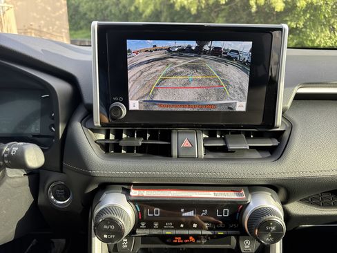 Used 2024 Toyota RAV4 XLE FWD image 20