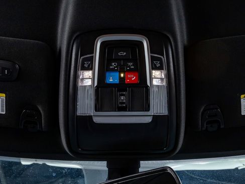 Used 2024 RAM 2500 Laramie w/ Night Edition image 28