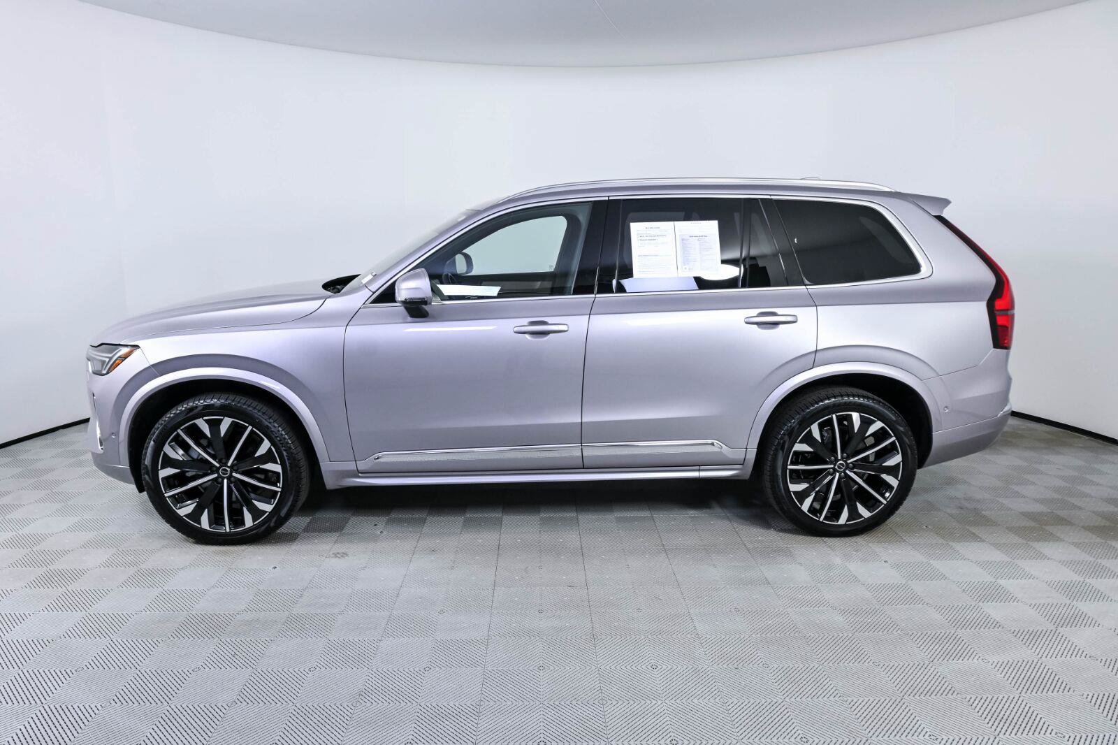 Certified 2026 Volvo XC90 B6 Plus AWD/4WD image 2