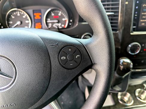 Used 2017 Mercedes-Benz Sprinter 2500 image 16