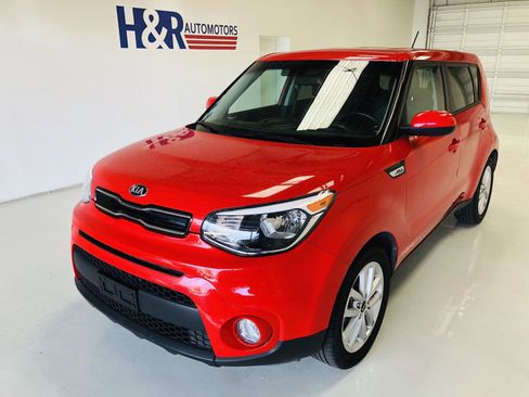 Used 2018 Kia Soul + image 1