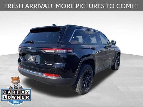 Used 2025 Jeep Grand Cherokee Laredo X AWD/4WD image 4