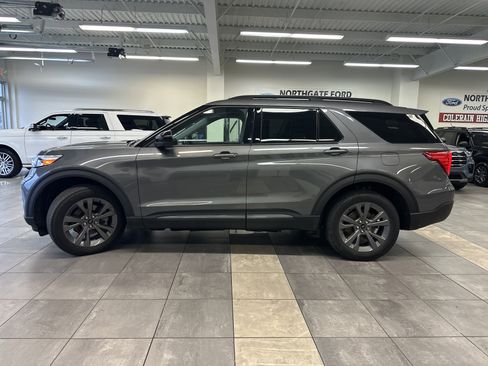 Used 2023 Ford Explorer XLT w/ Equipment Group 202A image 14