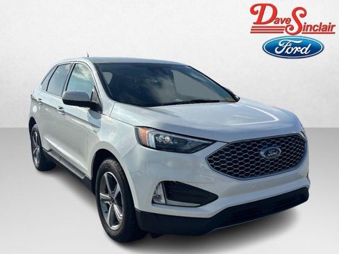 Used 2023 Ford Edge SEL w/ Convenience Package image 4