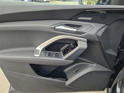 New 2025 Audi Q5 Premium Plus image 17