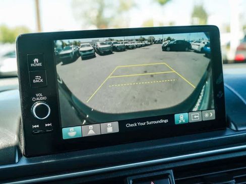 Used 2024 Honda Pilot Touring image 21