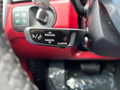 Used 2022 Porsche Cayenne Platinum Edition image 26