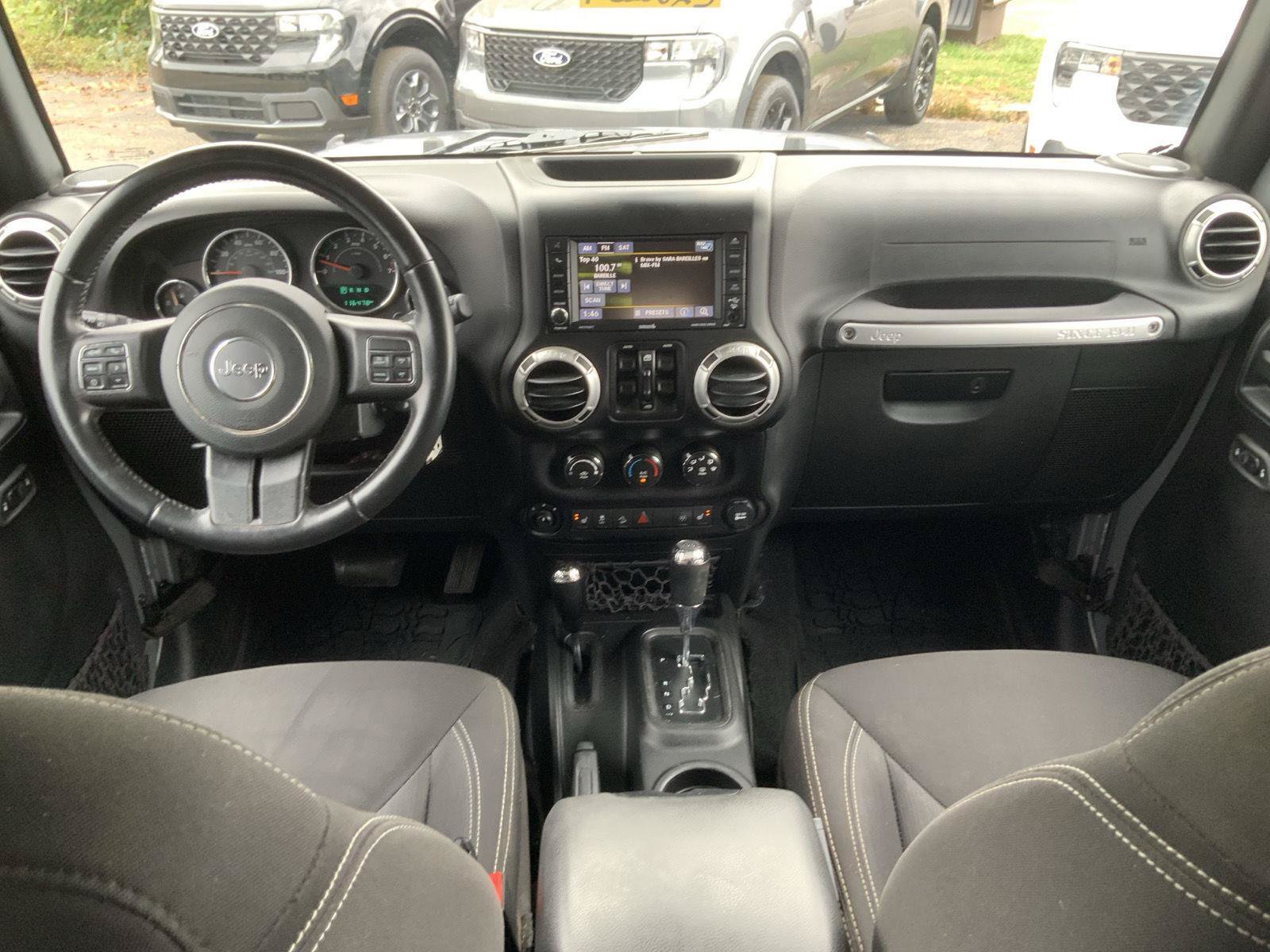 Used 2017 Jeep Wrangler Unlimited Rubicon w/ Cold Weather Group AWD/4WD image 41