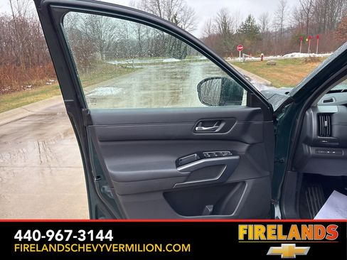 Used 2024 Nissan Pathfinder SL image 9