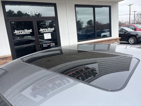 Used 2023 Nissan Sentra SV w/ SV Premium Package image 12