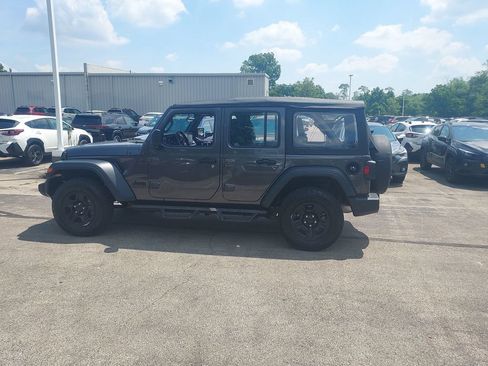 Used 2025 Jeep Wrangler Unlimited Sport AWD/4WD image 4