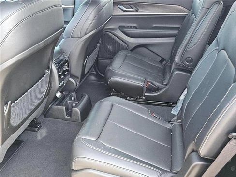 New 2025 Jeep Grand Cherokee L Limited w/ Luxury Tech Group II image 15