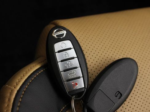 Certified 2021 Nissan Rogue Platinum FWD image 33