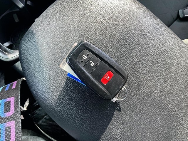 Used 2025 Toyota RAV4 XLE AWD/4WD image 11