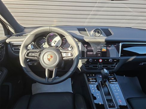New 2026 Porsche Macan S image 8
