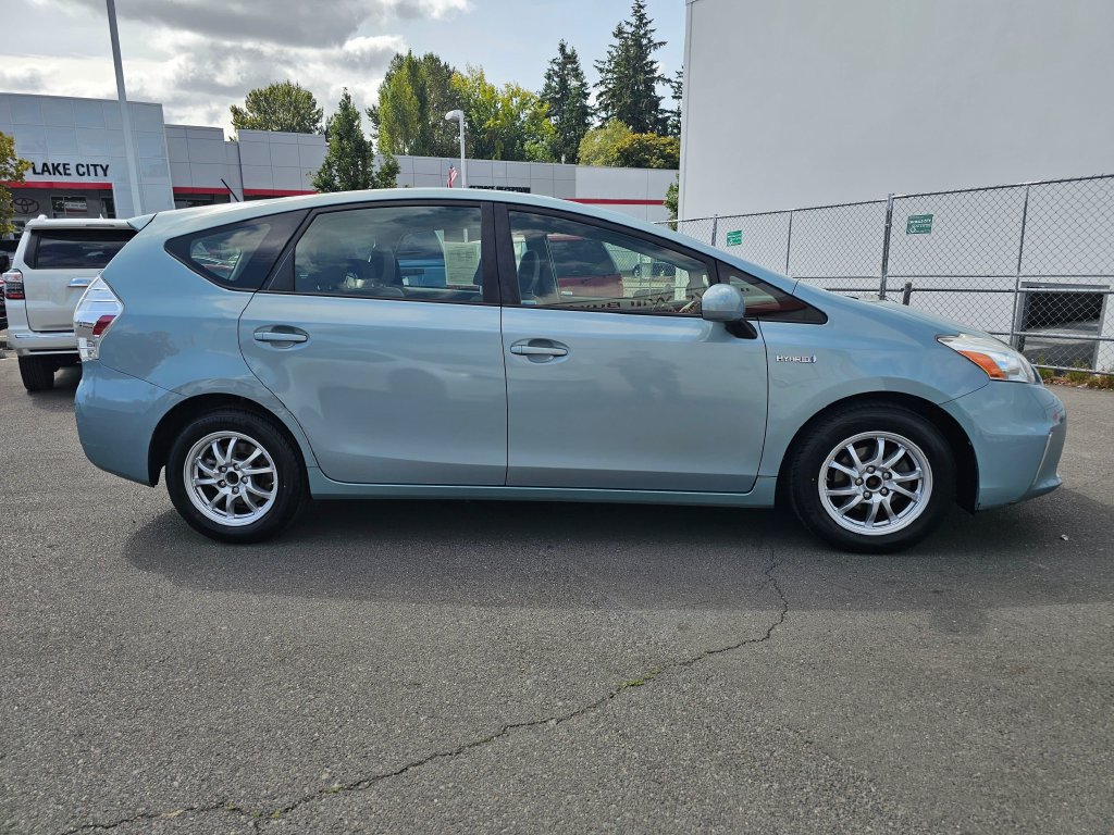 Used 2014 Toyota Prius V Three FWD image 8
