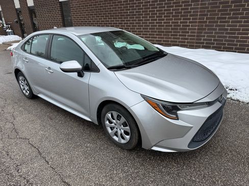 Used 2021 Toyota Corolla LE image 21