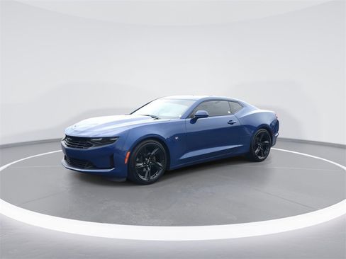 Used 2021 Chevrolet Camaro LT image 4