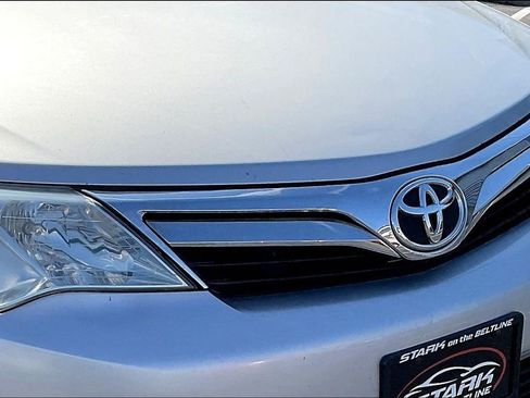 Used 2013 Toyota Camry LE FWD image 30
