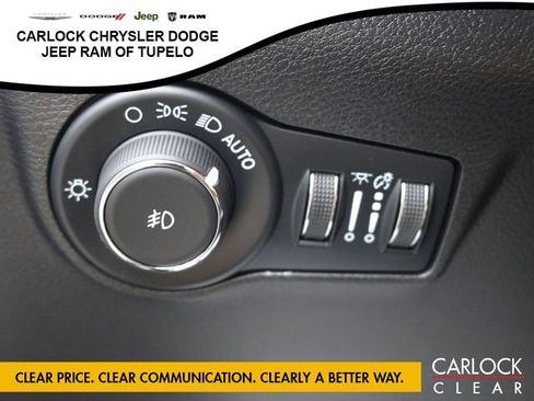 Used 2024 Jeep Compass Limited image 11